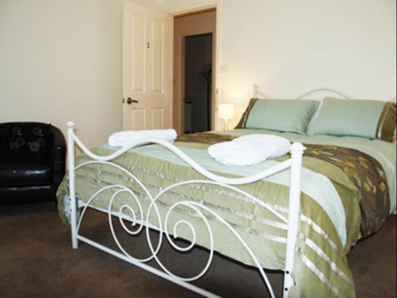 Gloucester On Avon Bed And Breakfast Exterior photo